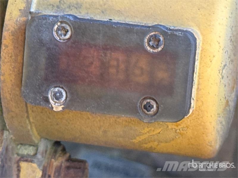 CAT D6 Crawler Dozer Pásové dozery