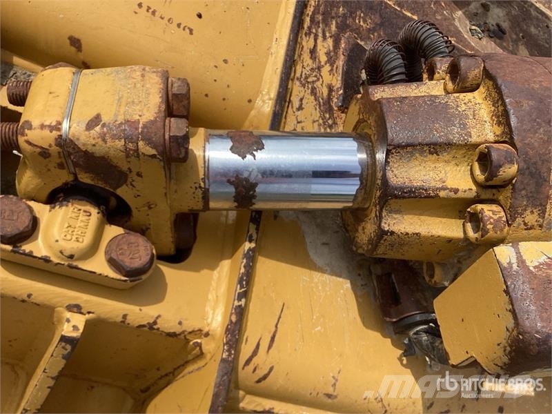 CAT D6 LGP Buldožerji goseničarji