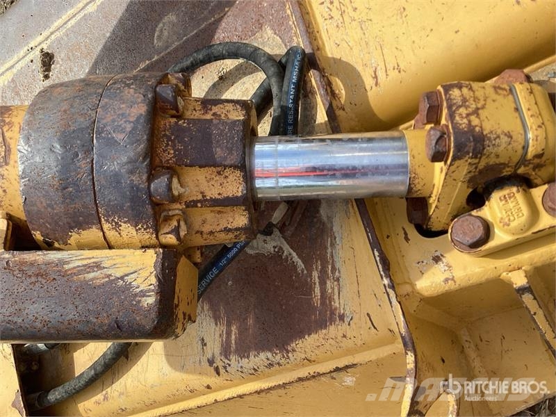 CAT D6 LGP Buldožerji goseničarji