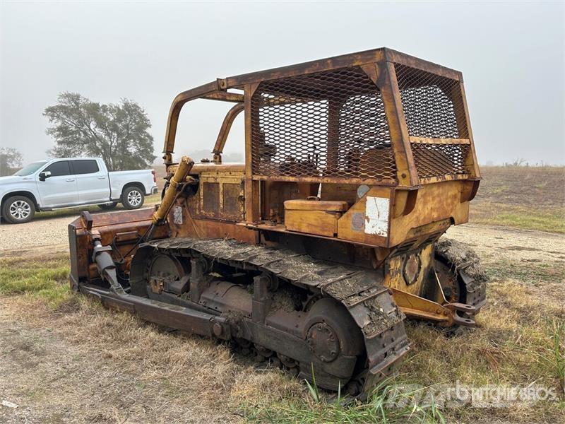 CAT D6C Crawler Dozer بلدوزرات مجنزرة