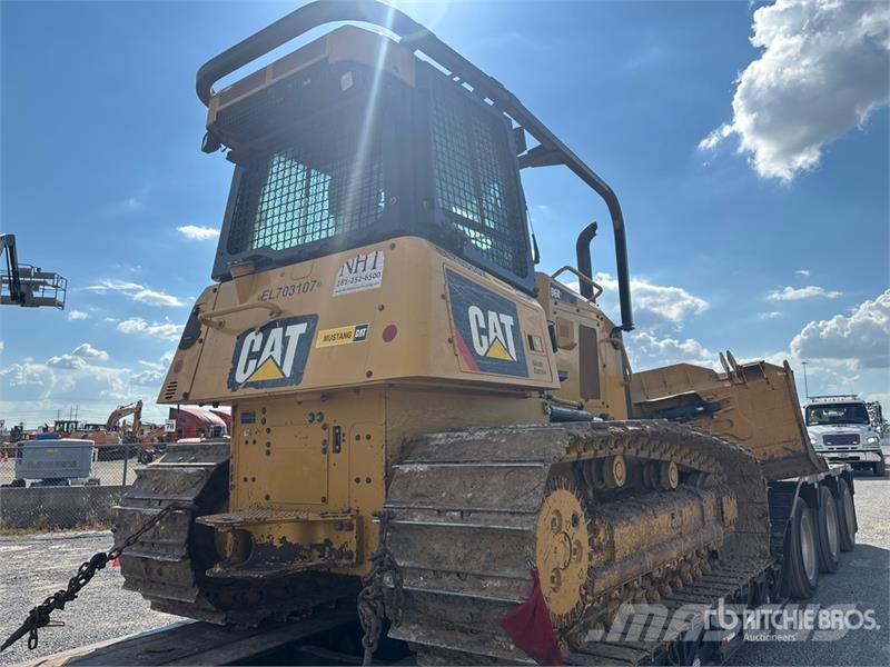 CAT D6K2 LGP Crawler Dozer بلدوزرات مجنزرة