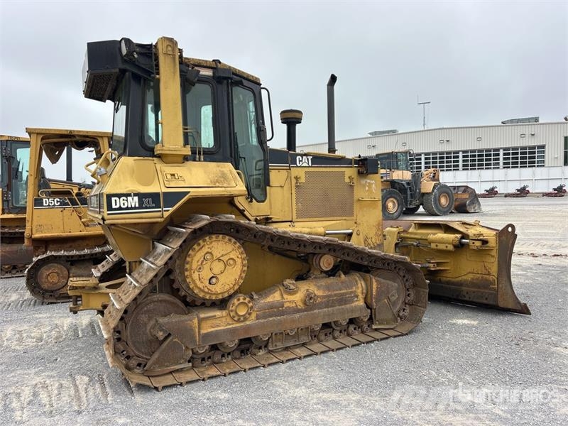 CAT D6M XL Crawler Dozer Гусеничні бульдозери