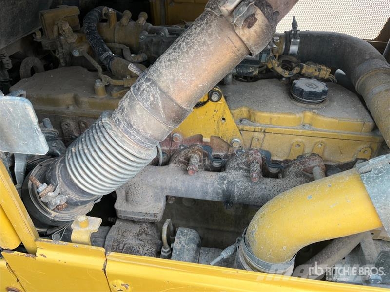 CAT D6N XL 크롤러 도저