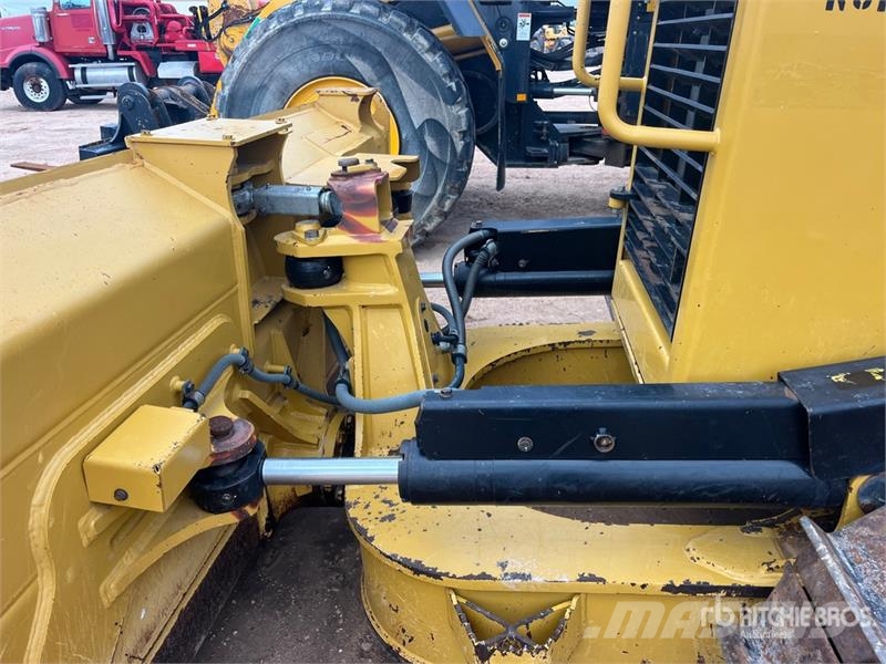 CAT D6N XL 크롤러 도저