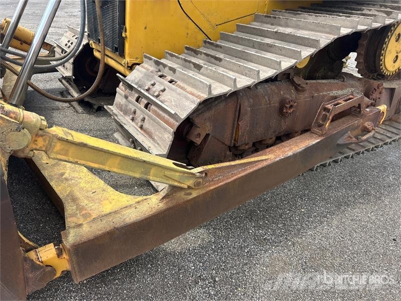 CAT D6T Crawler Dozer Buldooserid