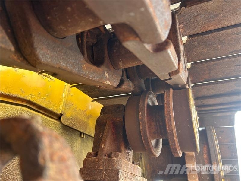CAT D6T Crawler Dozer Buldooserid