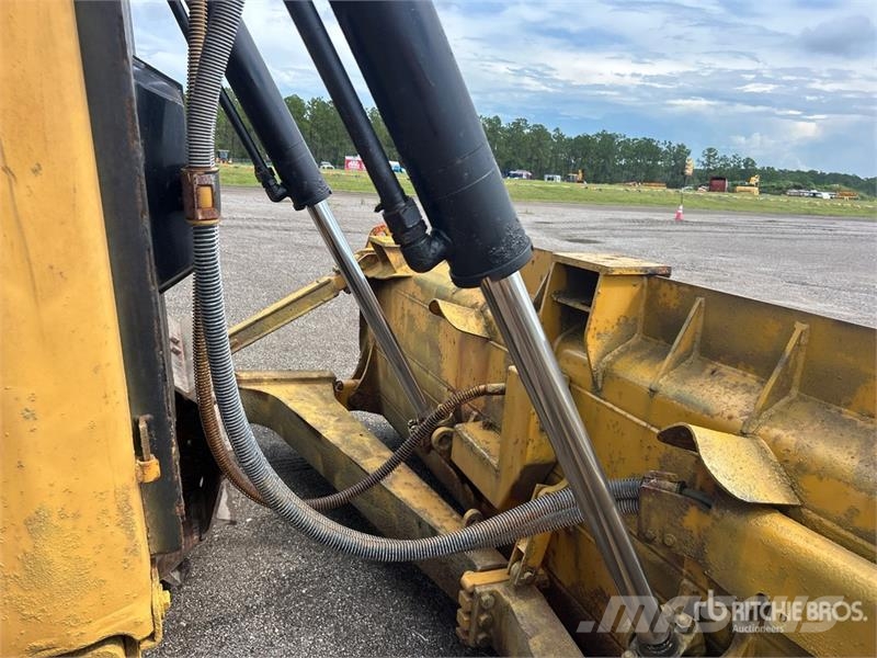 CAT D6T Crawler Dozer Buldooserid