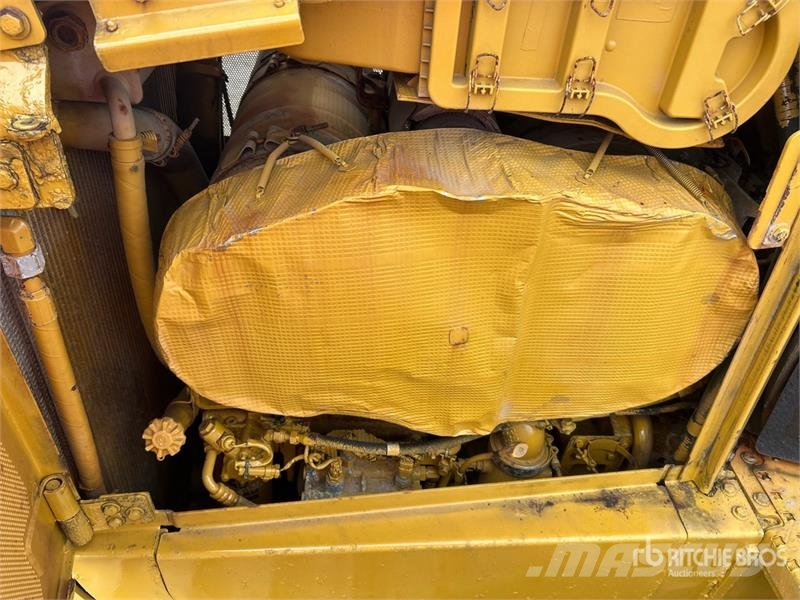 CAT D6T Crawler Dozer Buldooserid