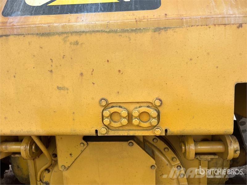 CAT D6T Crawler Dozer Buldooserid