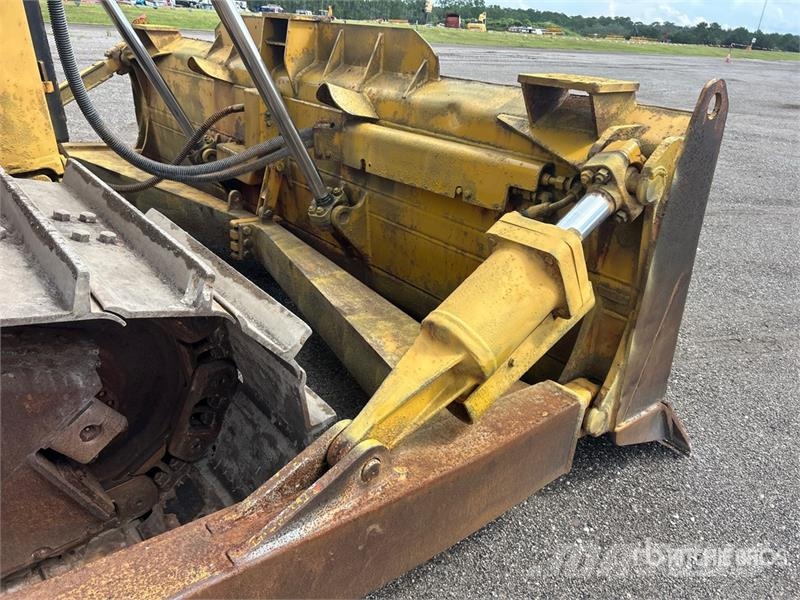 CAT D6T Crawler Dozer Buldooserid