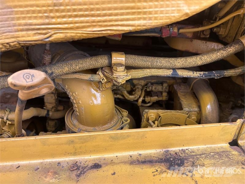 CAT D6T Crawler Dozer Buldooserid