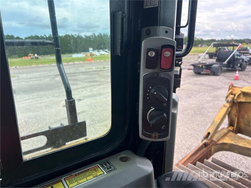 CAT D6T Crawler Dozer Buldooserid