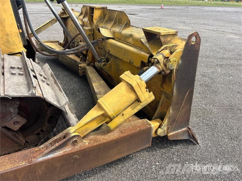 CAT D6T Crawler Dozer Buldooserid