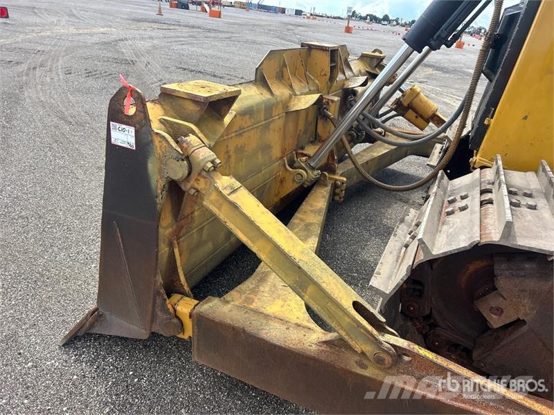 CAT D6T Crawler Dozer Buldooserid