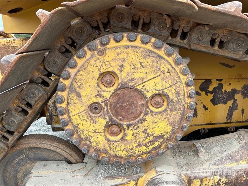 CAT D6T XW Crawler Dozer Kāpurķēžu buldozeri