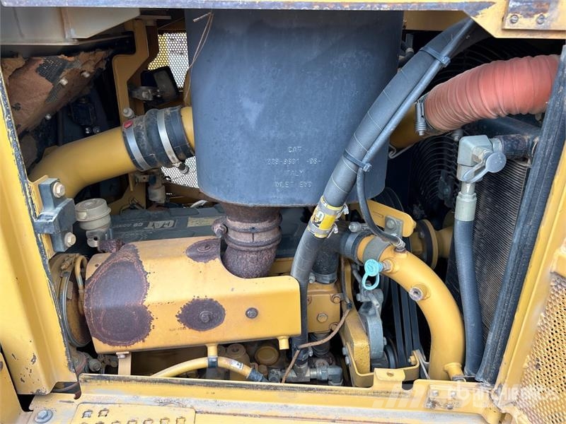CAT D6T XW Crawler Dozer Kāpurķēžu buldozeri