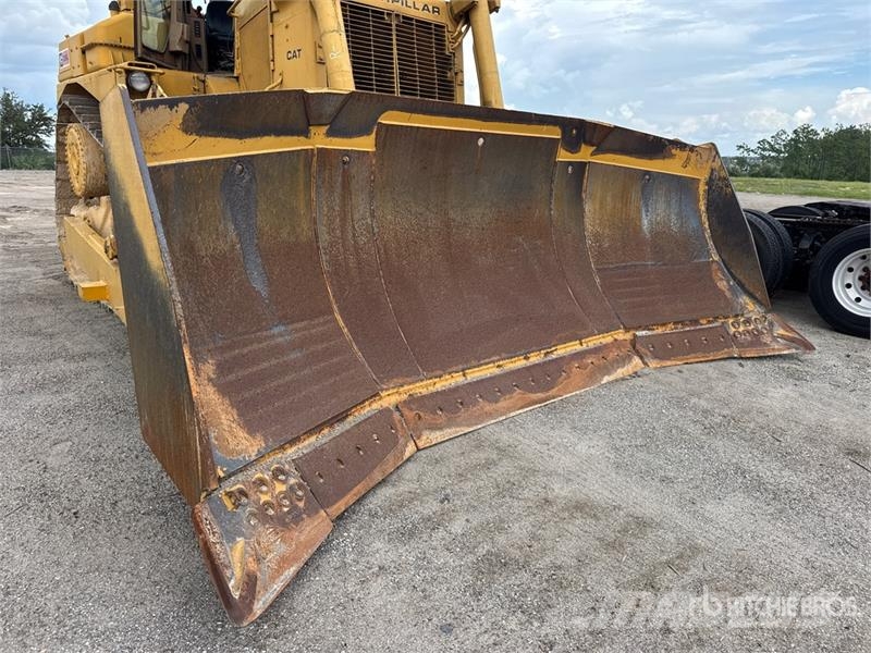 CAT D8L Bulldozer