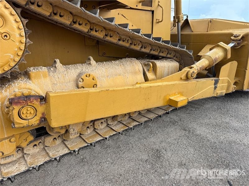 CAT D8L Bulldozer
