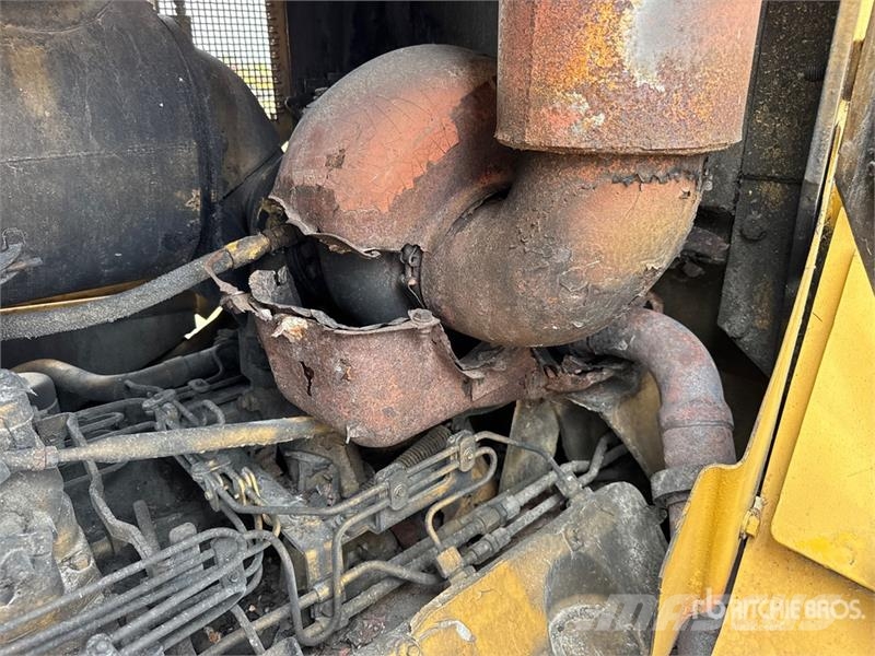 CAT D8L Bulldozer