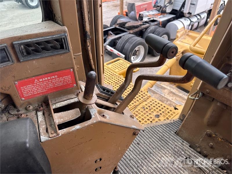 CAT D8L Bulldozer