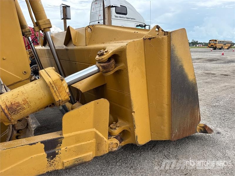 CAT D8L Bulldozer