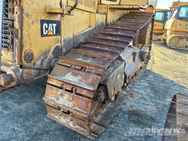 CAT D8N بلدوزرات مجنزرة