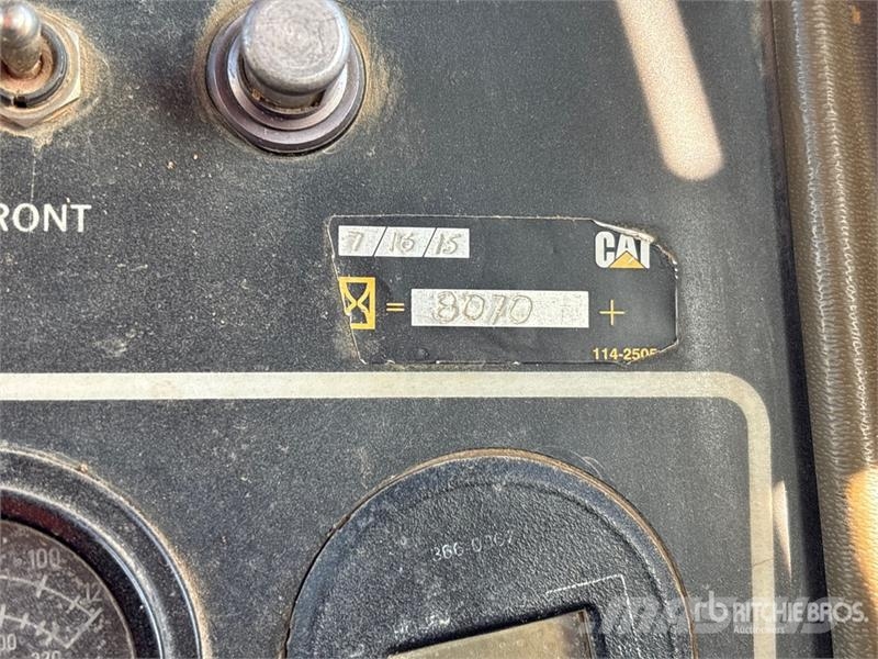 CAT D8N بلدوزرات مجنزرة