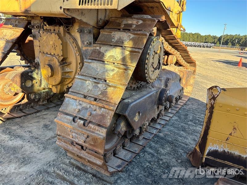CAT D8N بلدوزرات مجنزرة