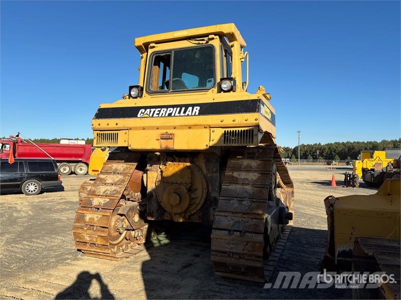 CAT D8N بلدوزرات مجنزرة