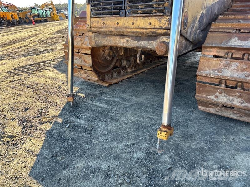 CAT D8N بلدوزرات مجنزرة