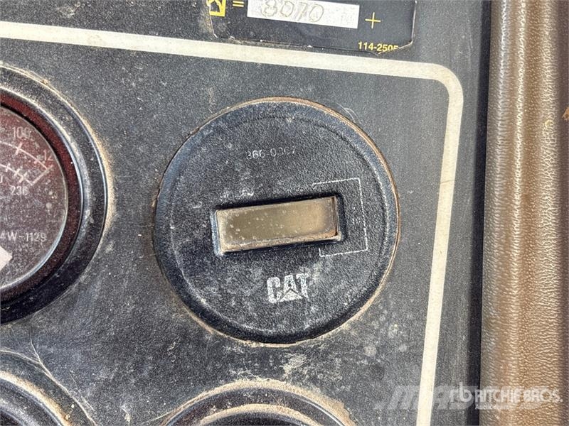 CAT D8N بلدوزرات مجنزرة