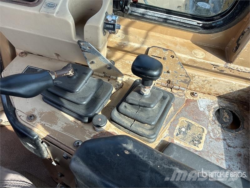 CAT D8R Buldožeri guseničari