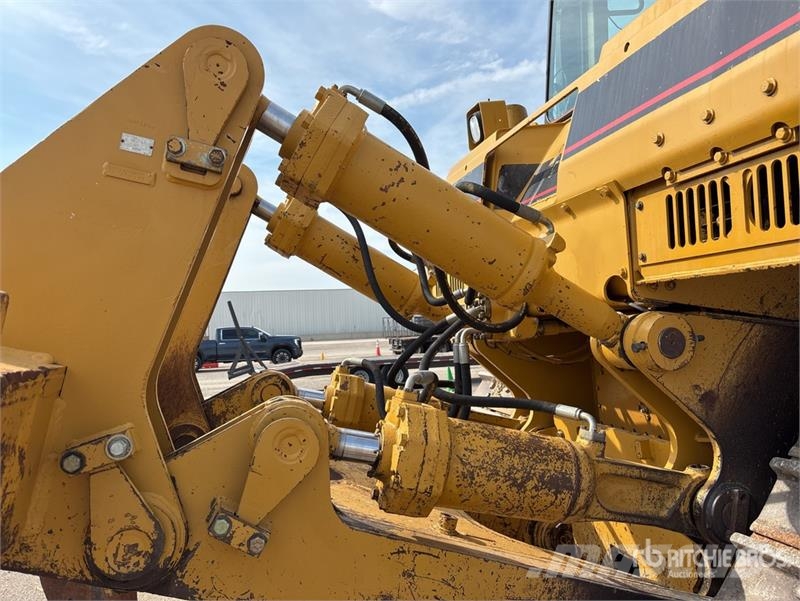CAT D8R Buldožeri guseničari