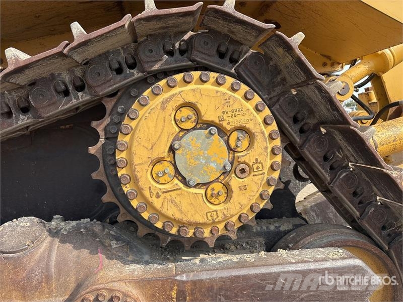 CAT D8R Buldožeri guseničari
