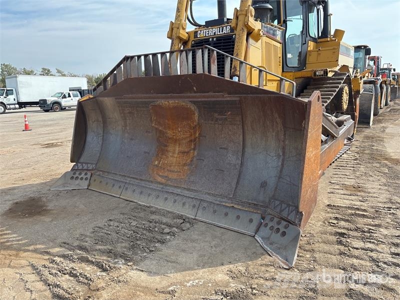CAT D8R Buldožeri guseničari