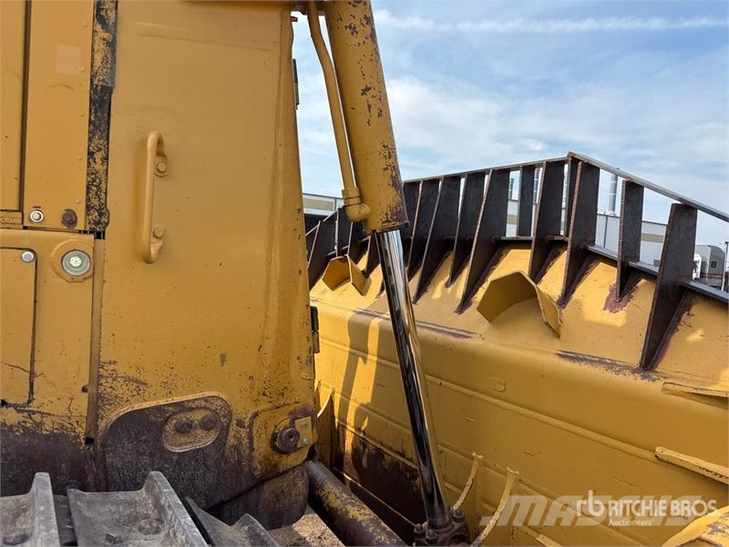 CAT D8R Buldožeri guseničari