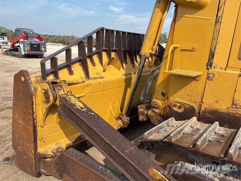 CAT D8R Buldožeri guseničari
