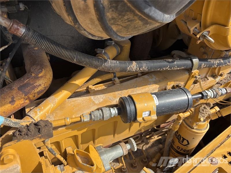 CAT D8R Series II Crawler Dozer Crawler dozers