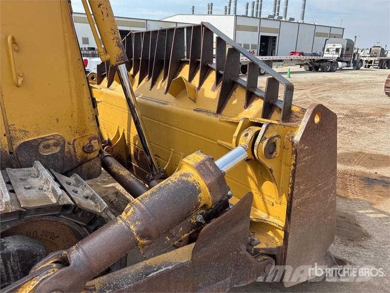 CAT D8R Series II Crawler Dozer Crawler dozers