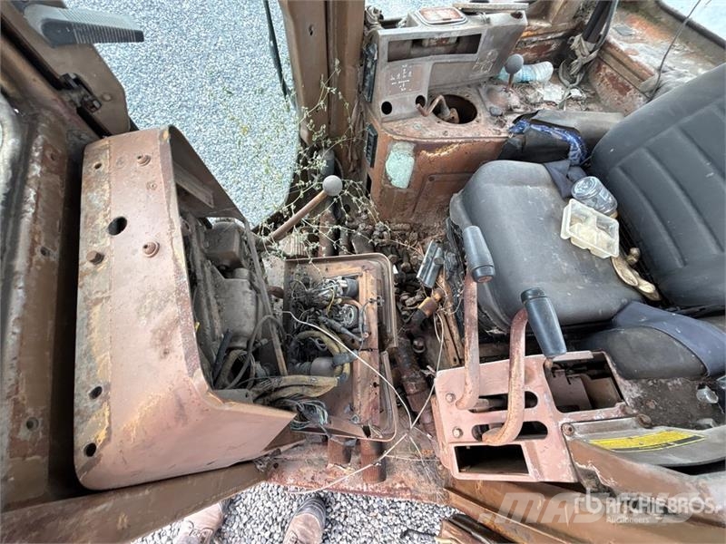 CAT D9 Cabin & Parts مكونات أخرى