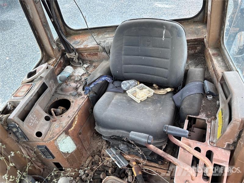 CAT D9 Cabin & Parts مكونات أخرى