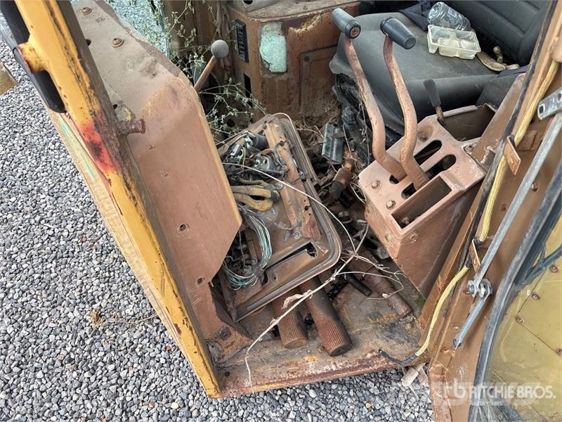 CAT D9 Cabin & Parts مكونات أخرى