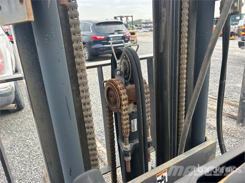 CAT EC20KS 3400 lb Pneumatic Tire Forklift Šakiniai krautuvai - Kita