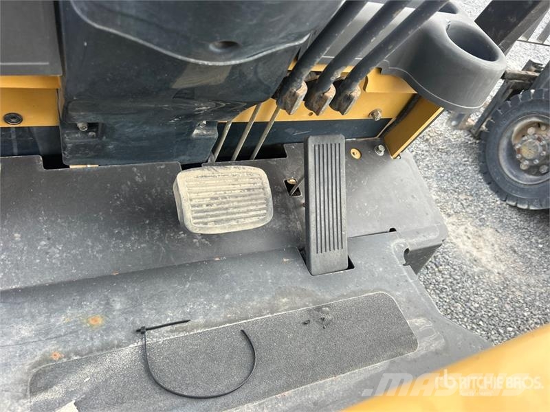 CAT EC20KS 3400 lb Pneumatic Tire Forklift Šakiniai krautuvai - Kita