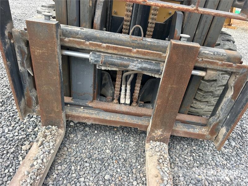 CAT EC20KS 3400 lb Pneumatic Tire Forklift Šakiniai krautuvai - Kita