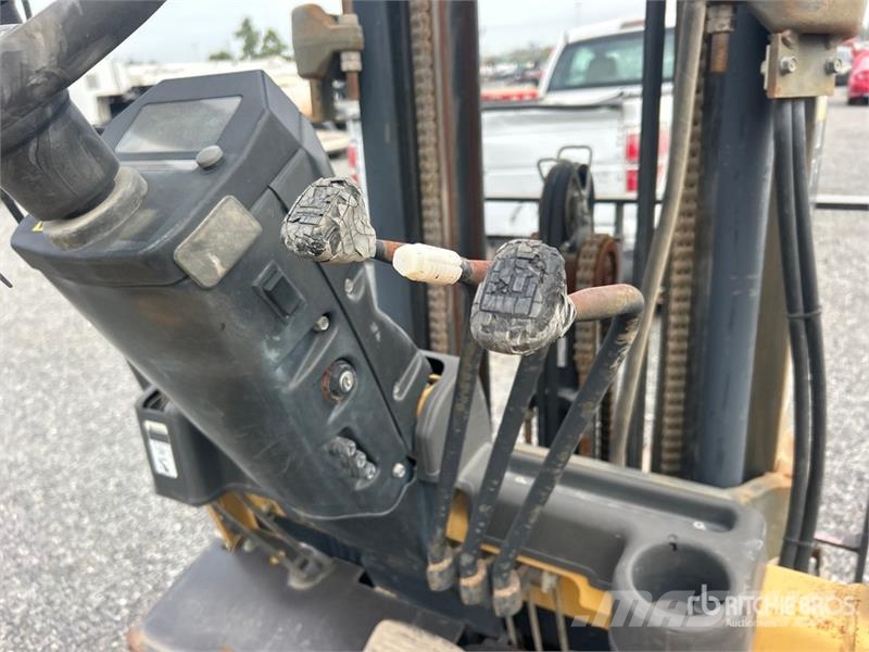 CAT EC20KS 3400 lb Pneumatic Tire Forklift Šakiniai krautuvai - Kita