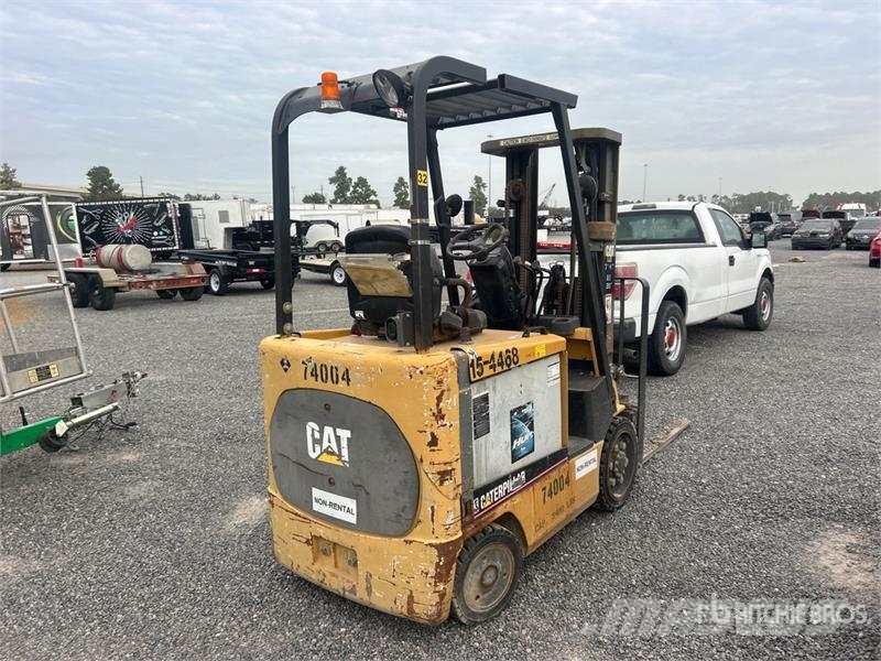 CAT EC20KS 3400 lb Pneumatic Tire Forklift Šakiniai krautuvai - Kita