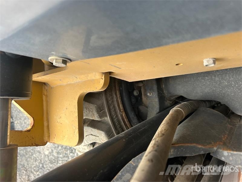 CAT EC20KS 3400 lb Pneumatic Tire Forklift Šakiniai krautuvai - Kita