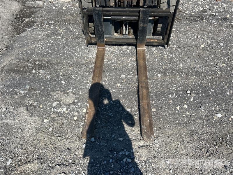CAT GP25N5 3950 lb Pneumatic Tire Forklift Viličarji - drugo