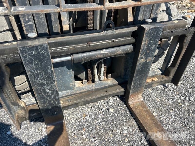 CAT GP25N5 3950 lb Pneumatic Tire Forklift Viličarji - drugo